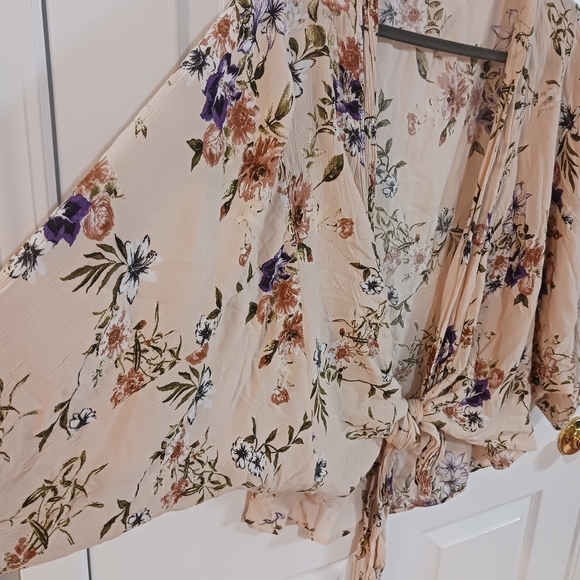 ALTAR’D STATE FLORAL WRAP TOP - Picture 2 of 6